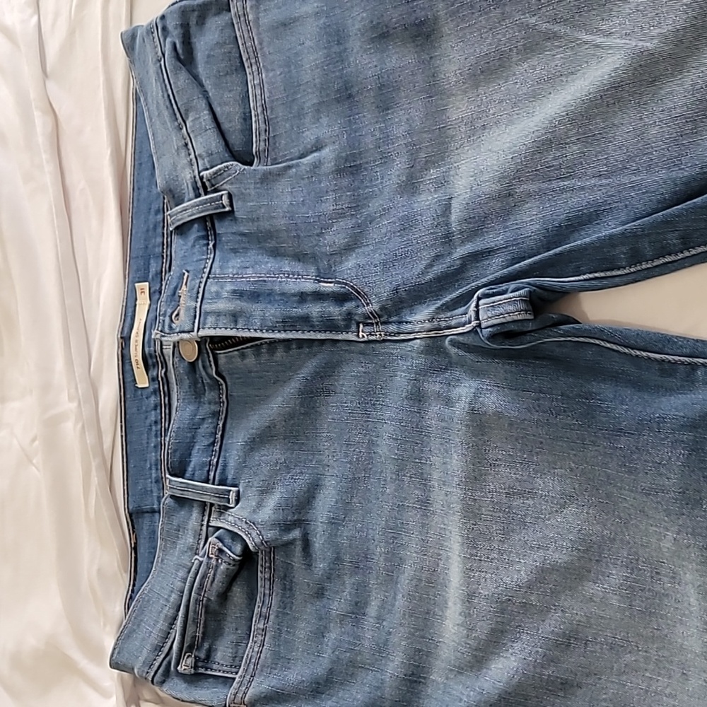 710 super skinny Levis .. NWT